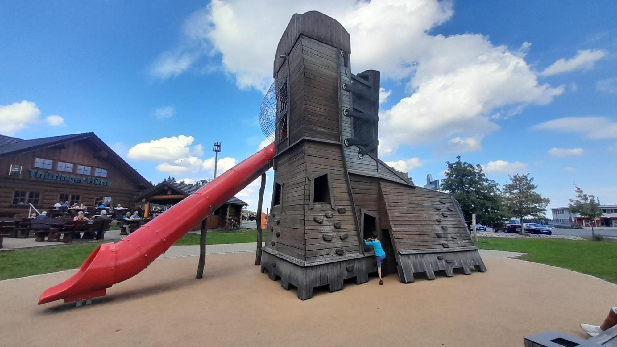 Oberhof - Tiefgarage Und Parkplatz Inklusive